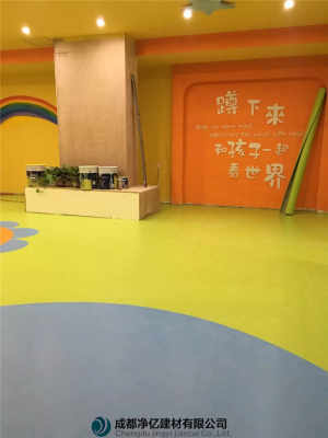 疊彩區(qū)幼兒園專用塑膠地板廠家直銷價(jià)格引關(guān)注，優(yōu)質(zhì)服務(wù)歡迎咨詢